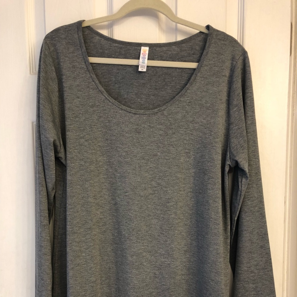 LuLaRoe Lynnae shirt. Heather gray. NWT